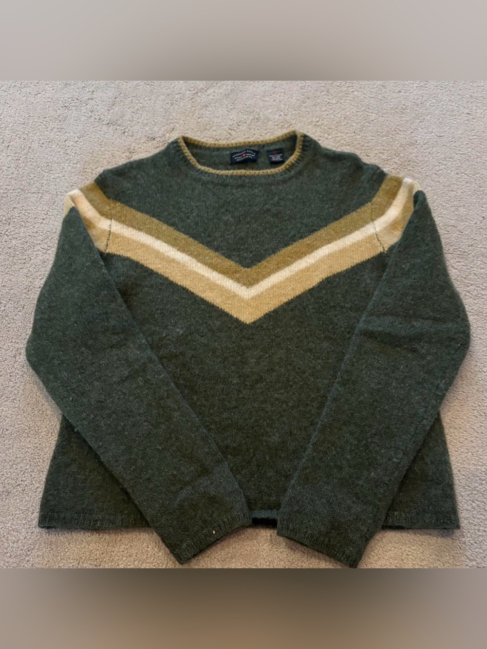 Vintage Woman’s Wool Sweater Olive Green Size Large